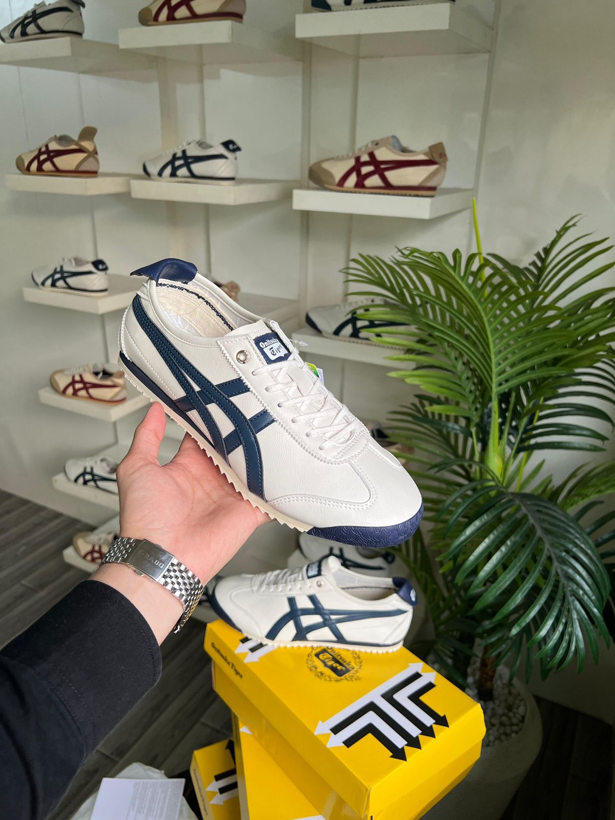 Onitsuka Tiger Mexico 66 – White/Navy Sneakers